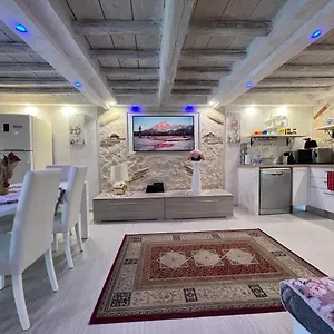 Apartment Historic Center, 800 Meters From The Trevi Fontain, Rome